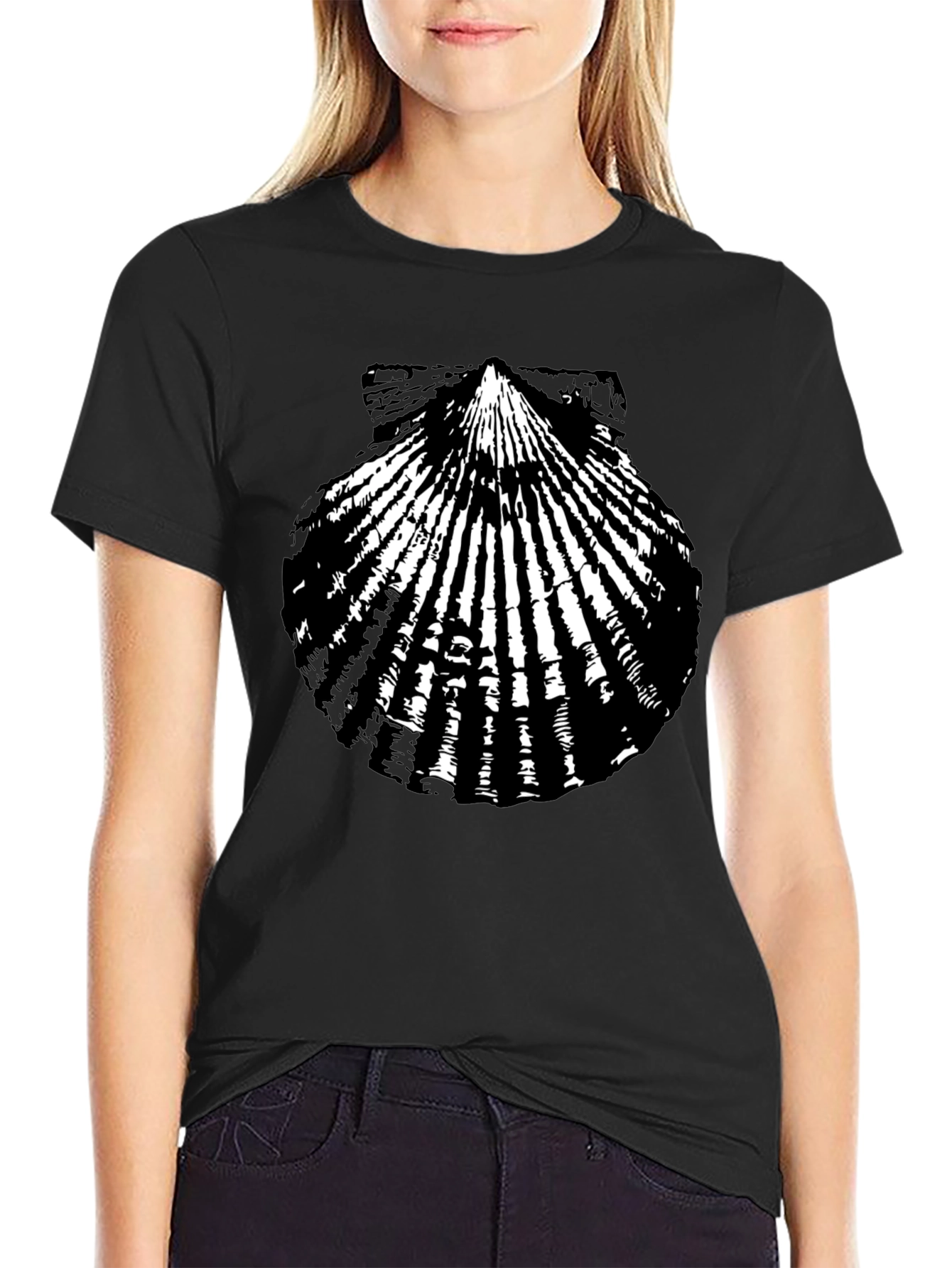 Scallop Shell Graphic T-Shirt - Black Cotton Tee