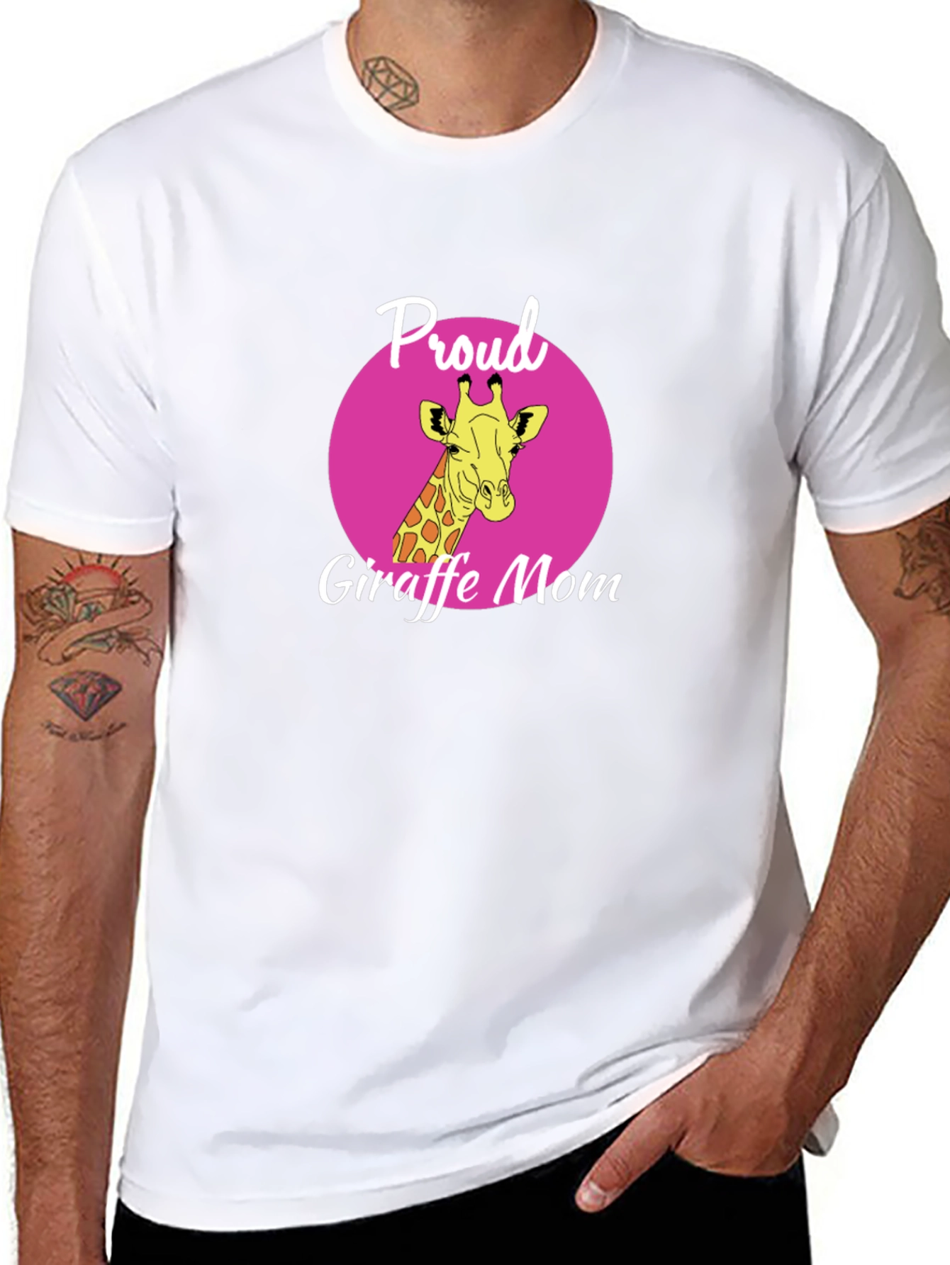 Proud Giraffe Mom T-Shirt - Stylish Black Tee